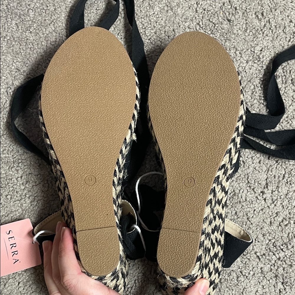Serra Black and Tan Espadrille Tie Up Wedges Size 9 NWT - Picture 7 of 7